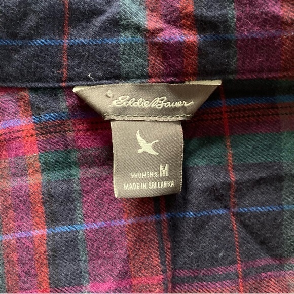 EDDIE Bauer 100% cotton plaid button down shirt. Size M - Picture 5 of 8